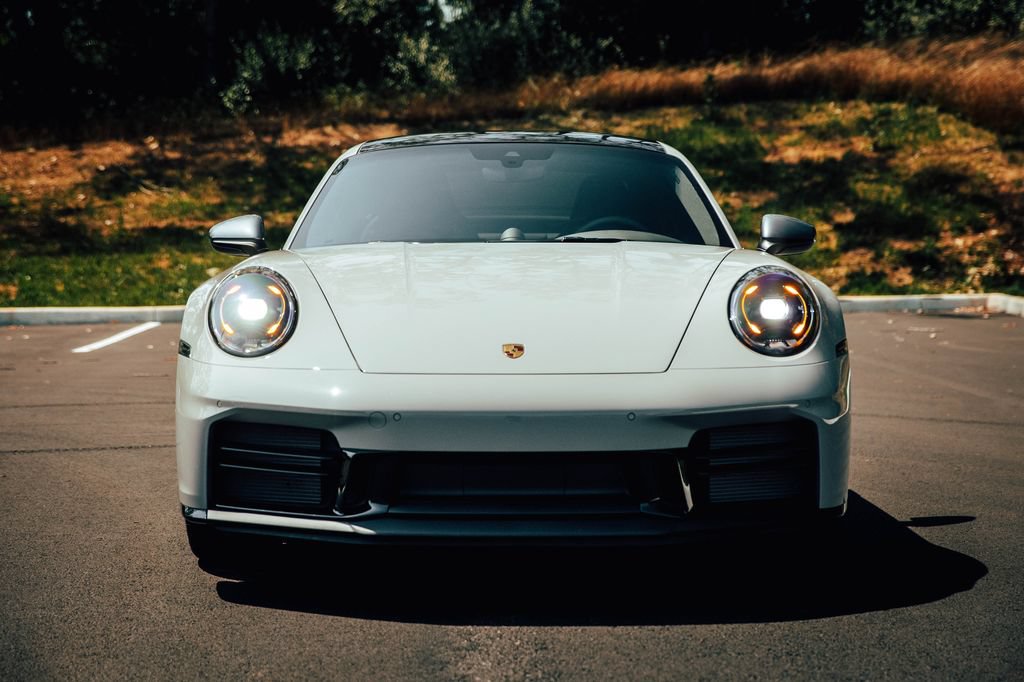 Used 2026 Porsche 911 Carrera T RWD image 9
