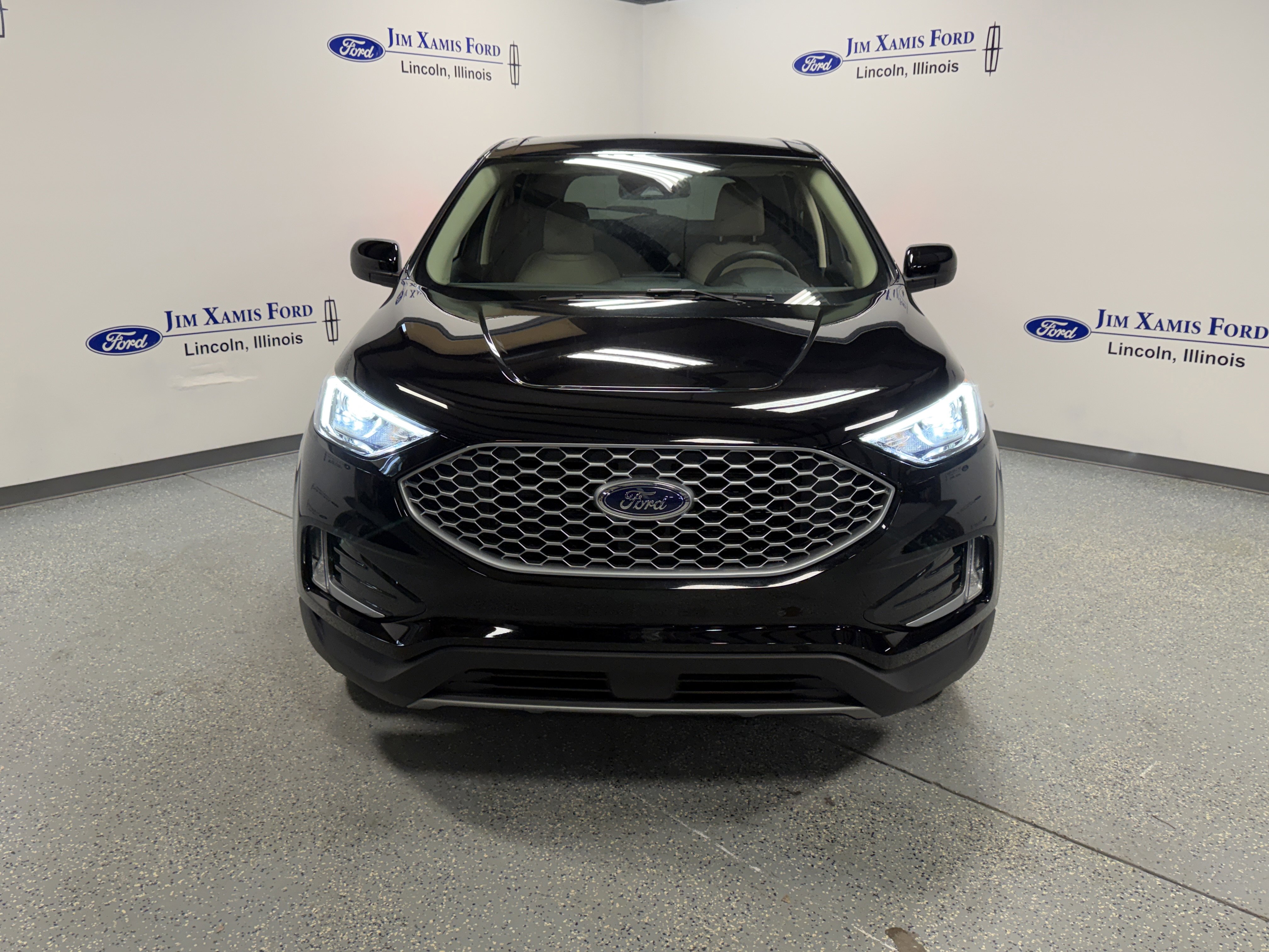 Used 2024 Ford Edge SEL w/ Convenience Package image 2