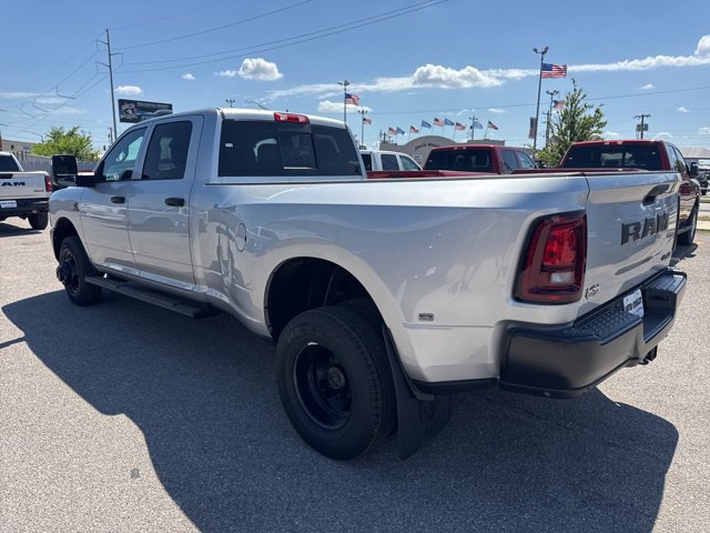 New 2026 RAM 3500 Tradesman AWD/4WD image 4