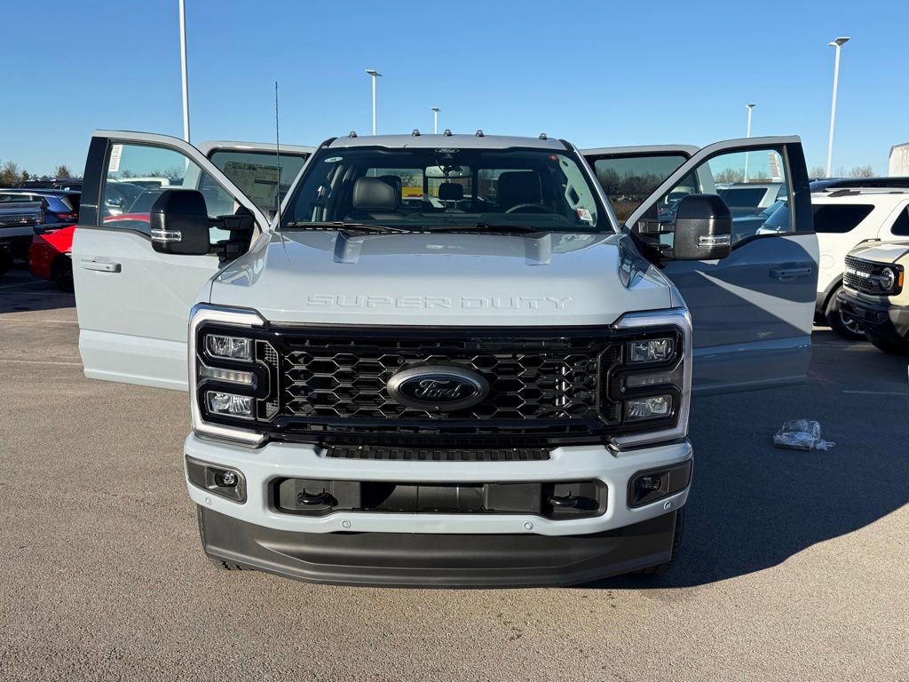 New 2026 Ford F250 Lariat w/ Black Appearance Package image 24