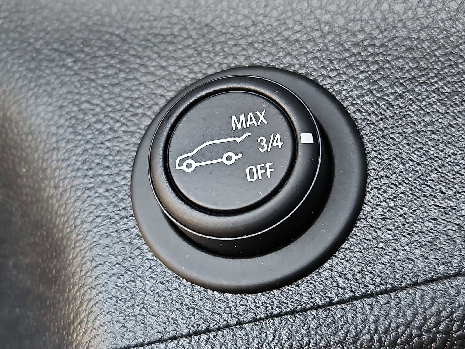 Used 2017 Buick Envision Essence image 25