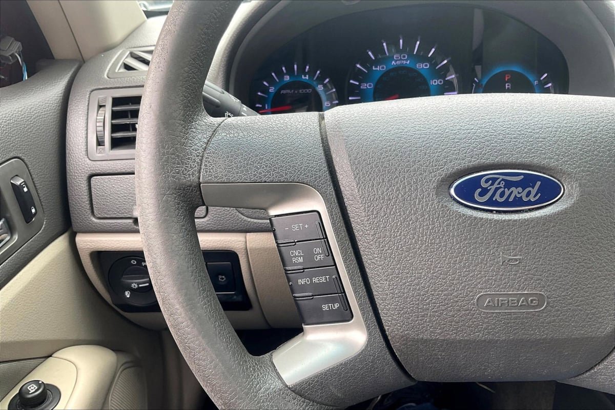 Used 2011 Ford Fusion SE w/ 201A Rapid Spec Order Code FWD image 18