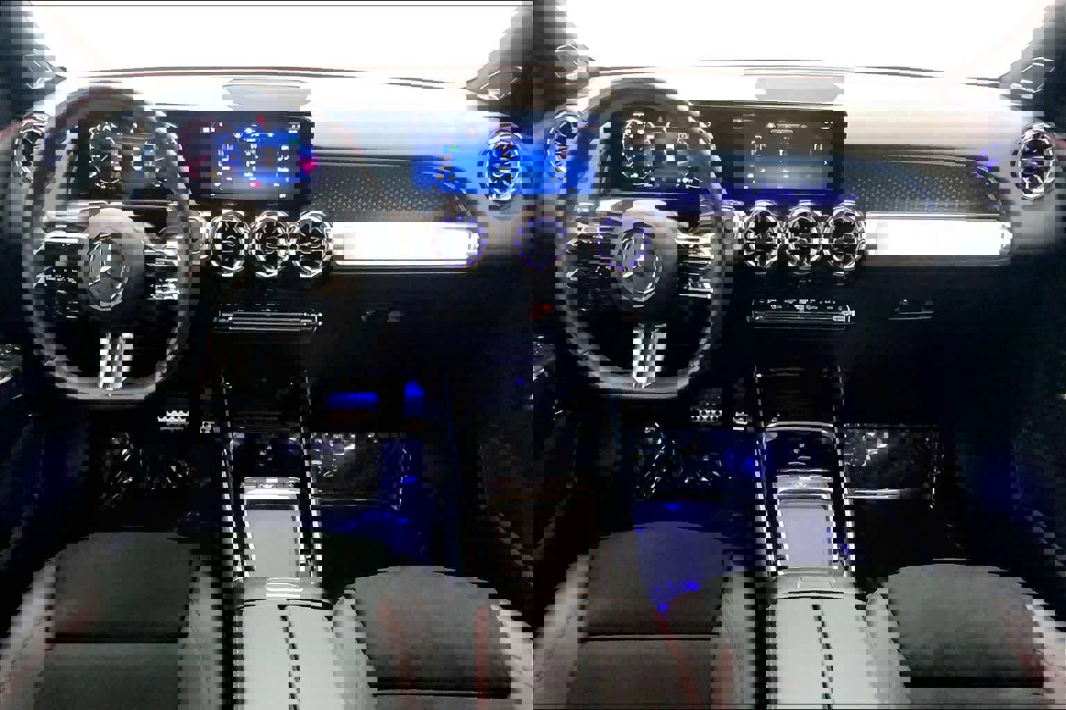 Used 2025 Mercedes-Benz GLB 250 image 18