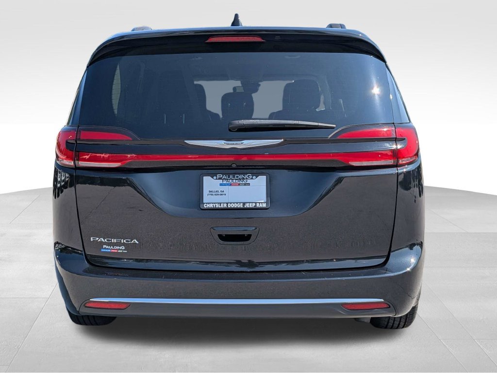 Used 2022 Chrysler Pacifica Touring-L FWD image 5