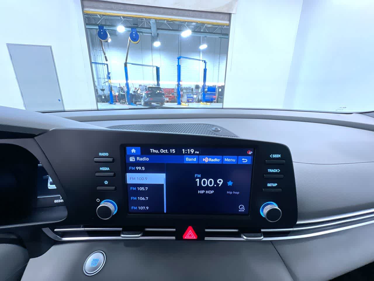 Used 2023 Hyundai Elantra SEL FWD image 27