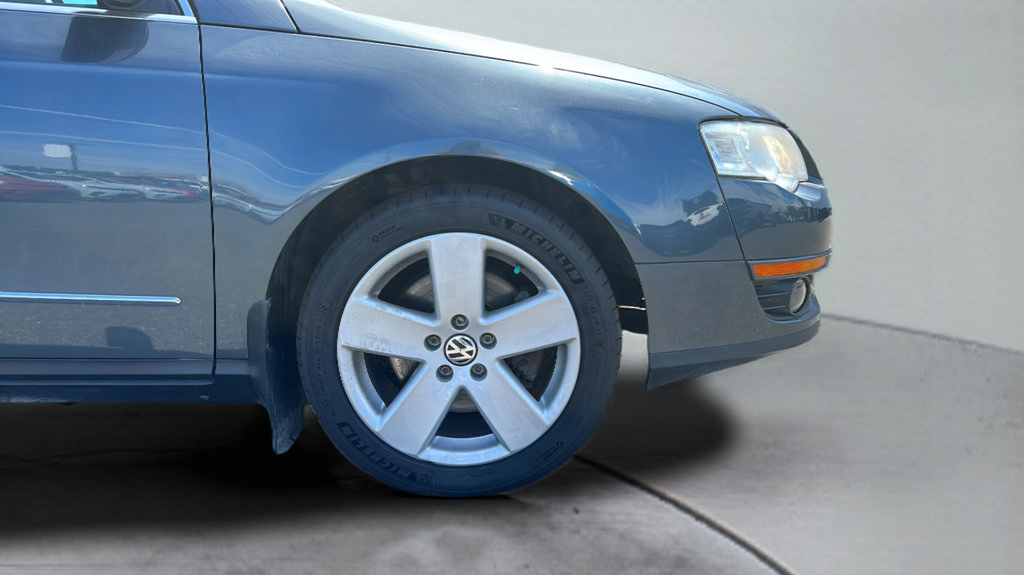 Used 2009 Volkswagen Passat Komfort FWD image 19