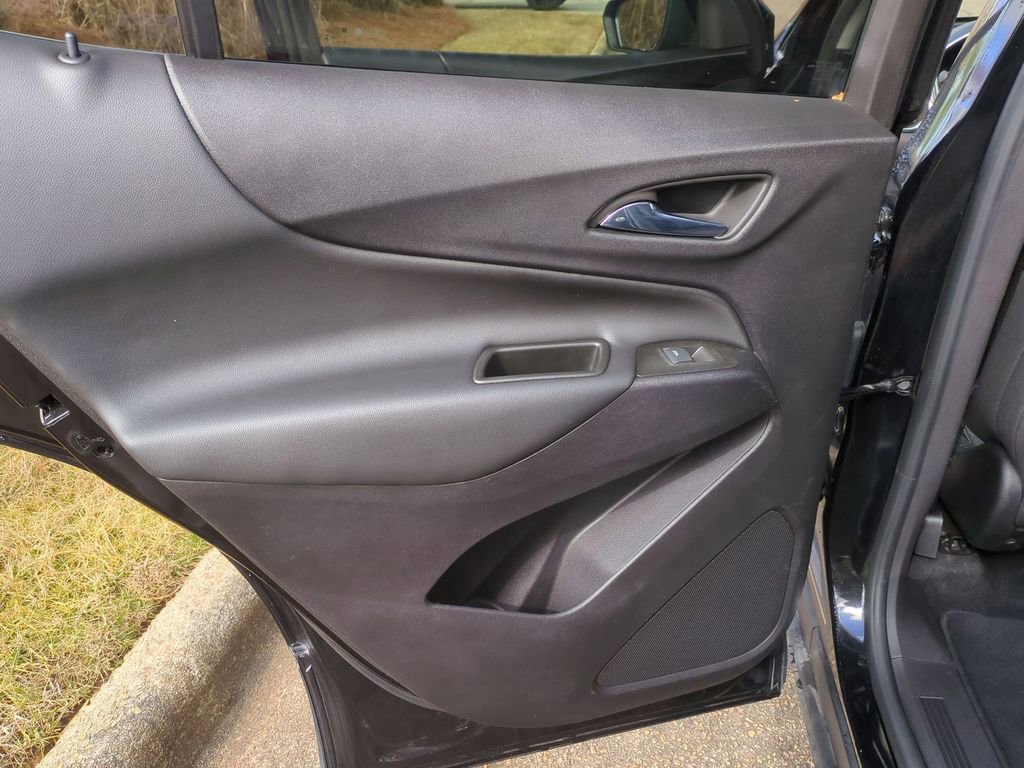 Used 2023 Chevrolet Equinox LT image 25