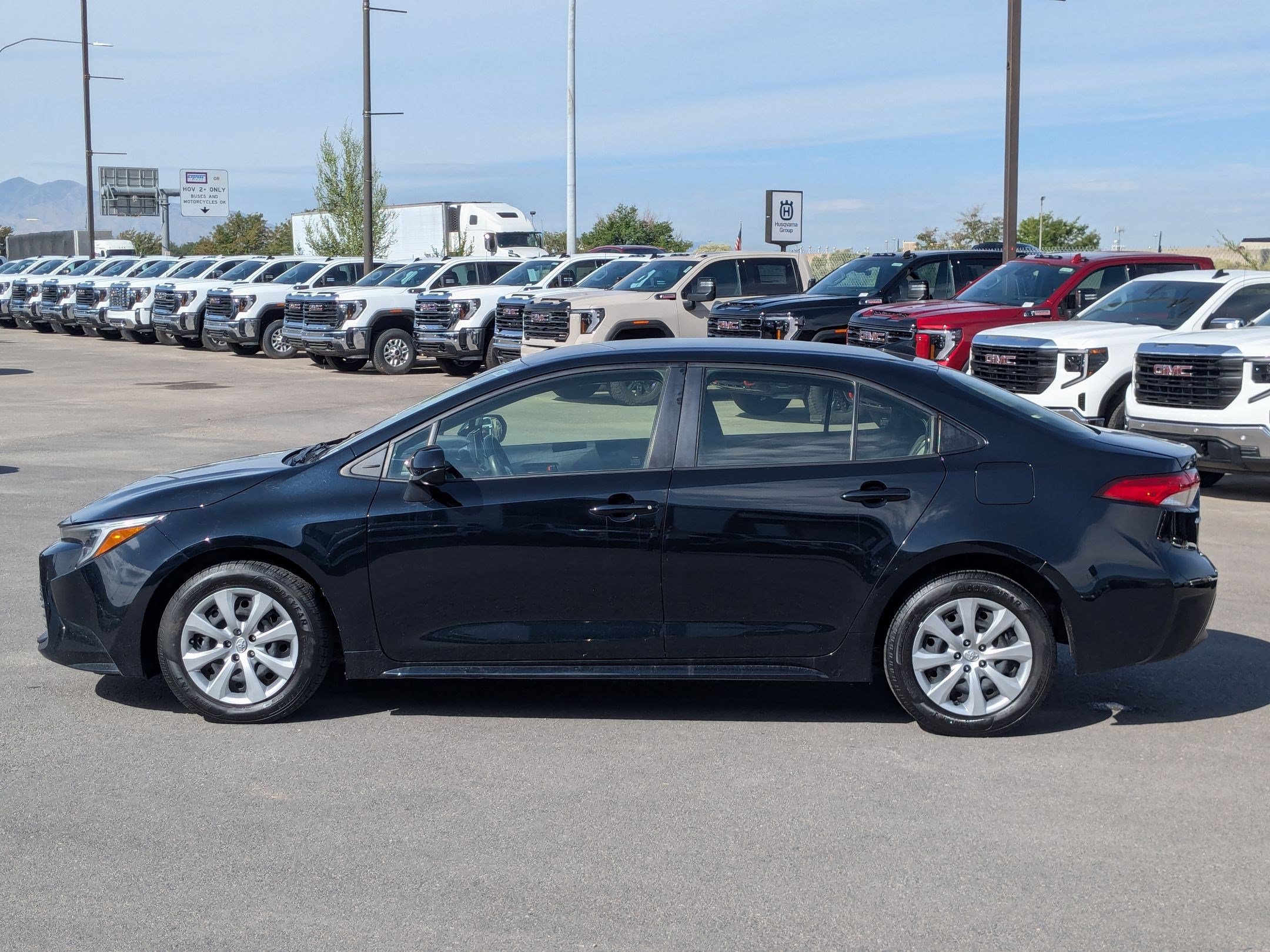 Used 2024 Toyota Corolla LE FWD image 2