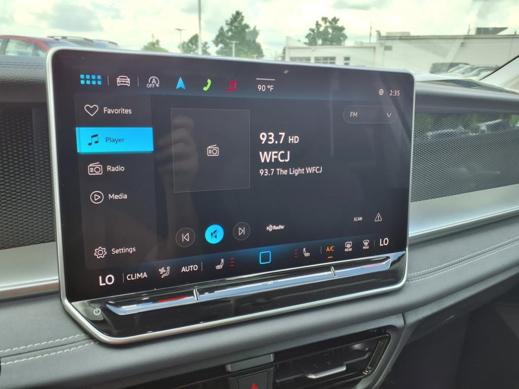 New 2025 Volkswagen Tiguan SE image 17