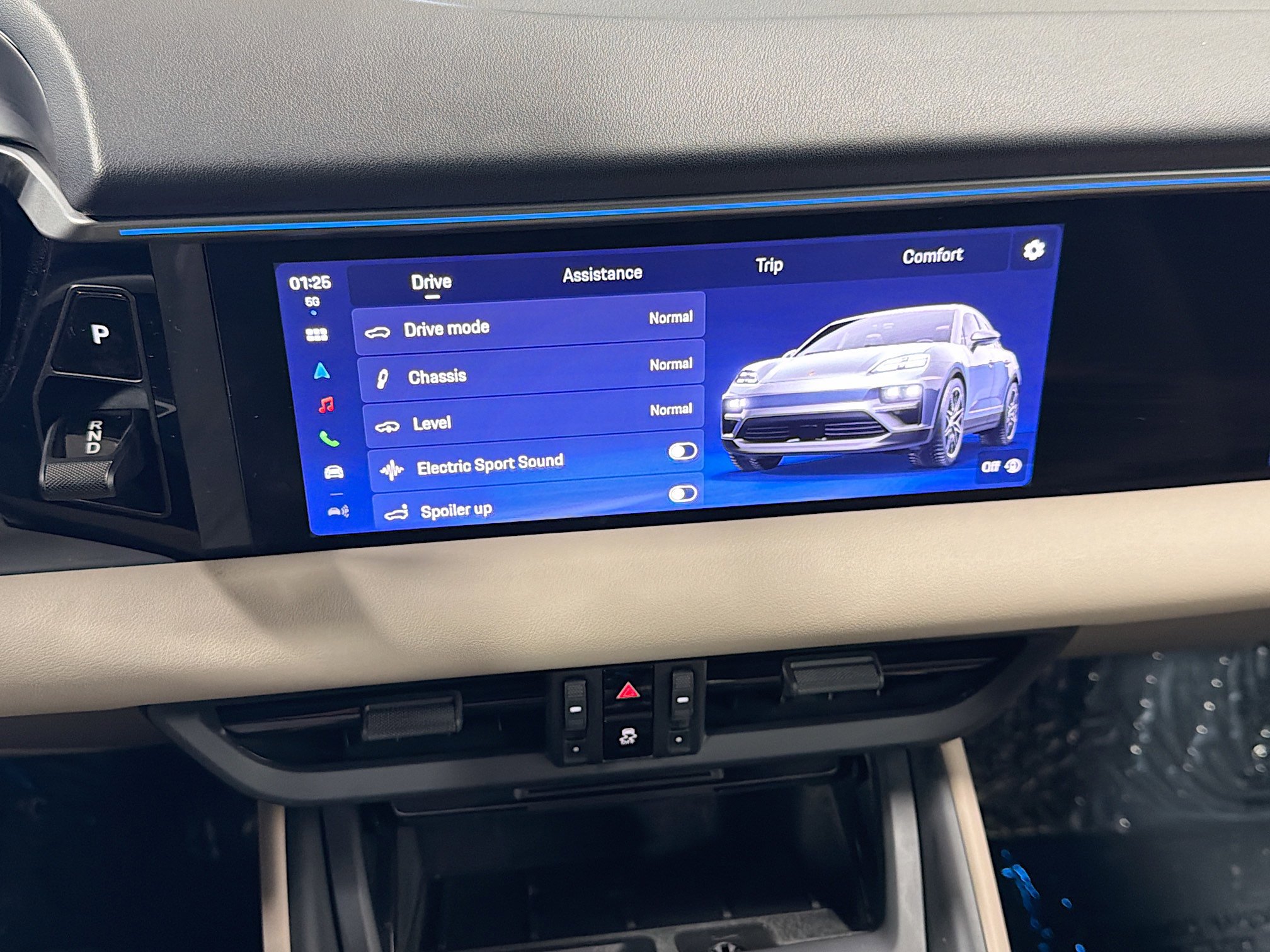 Certified 2025 Porsche Macan 4S Electric image 28