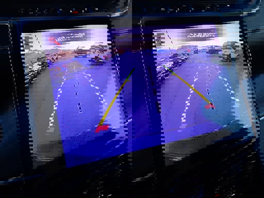 Used 2023 Jeep Grand Cherokee L Limited w/ Black Appearance Package image 12