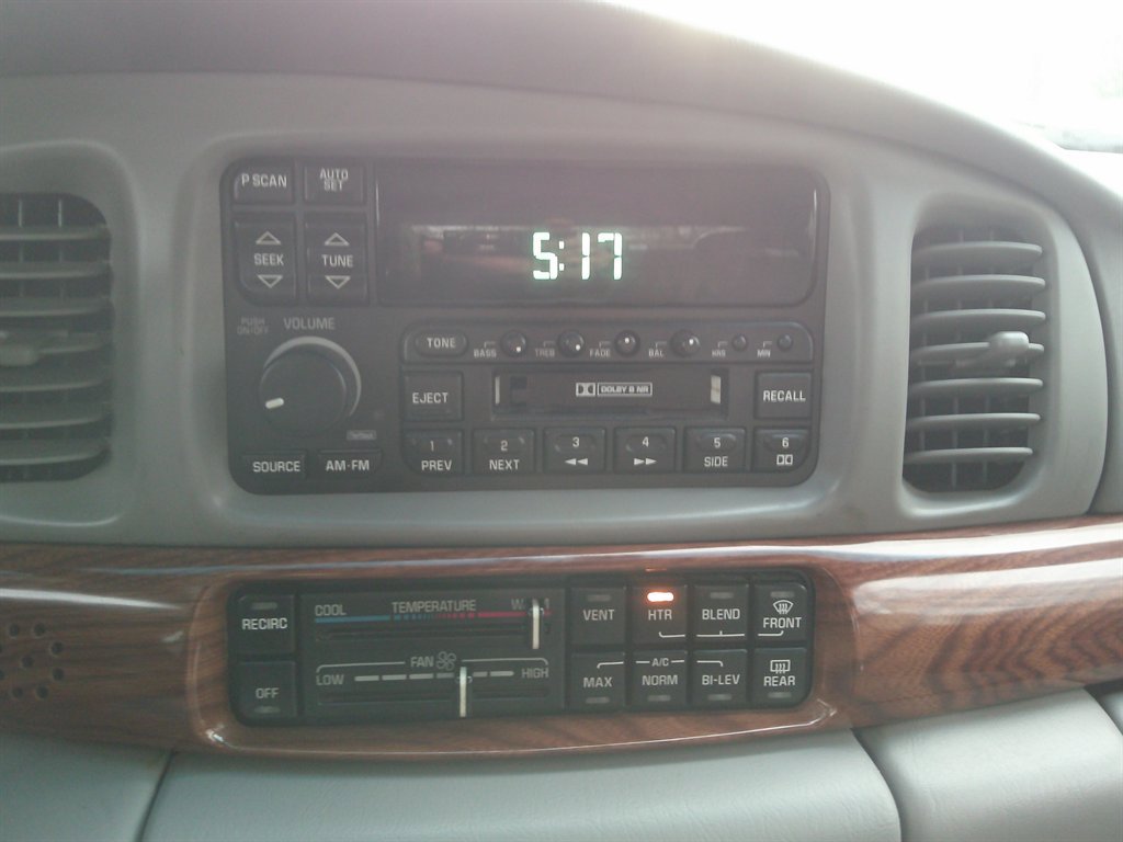 Used 2000 Buick Le Sabre Custom w/ Prestige Opt Pkg image 19