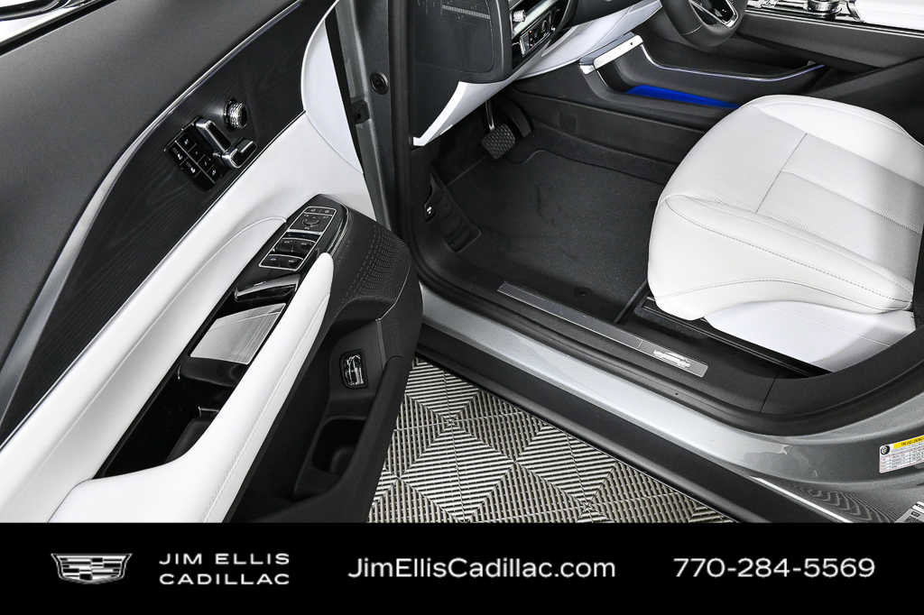 New 2026 Cadillac Lyriq Luxury RWD image 5