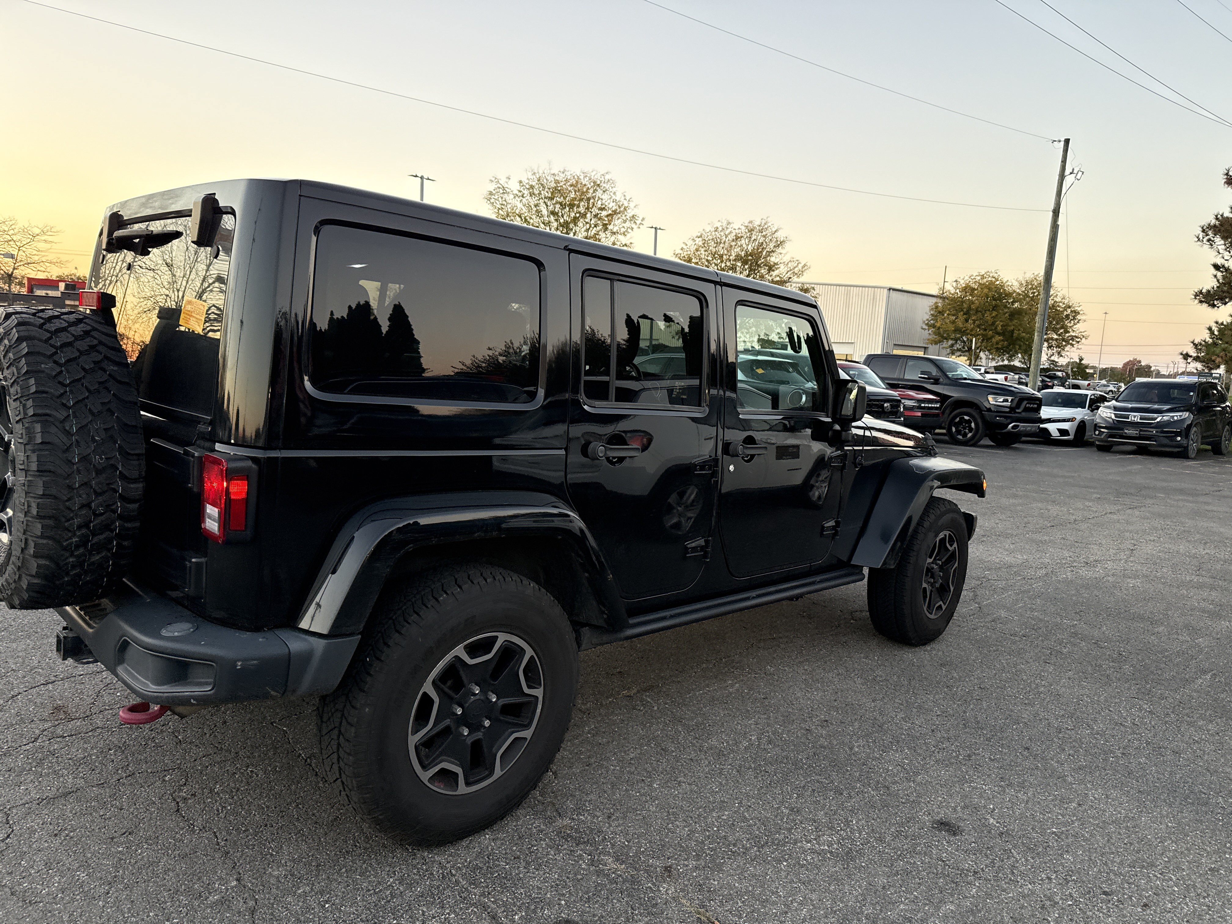 Used 2016 Jeep Wrangler Unlimited Rubicon AWD/4WD image 3