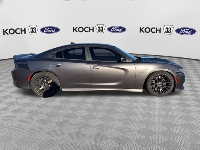 Used 2017 Dodge Charger R/T RWD image 9