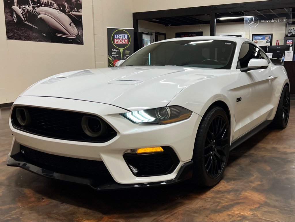 Used 2019 Ford Mustang GT Premium w/ Equipment Group 401A RWD image 5