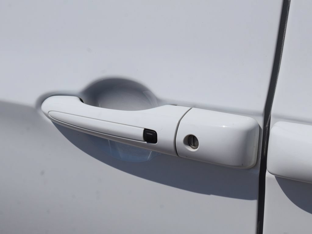 Used 2025 Chrysler Pacifica Limited FWD image 19