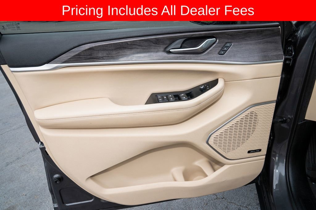 Used 2022 Jeep Grand Cherokee L Limited AWD/4WD image 15