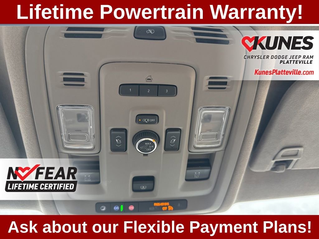 Used 2023 Cadillac Escalade Premium Luxury Platinum image 25