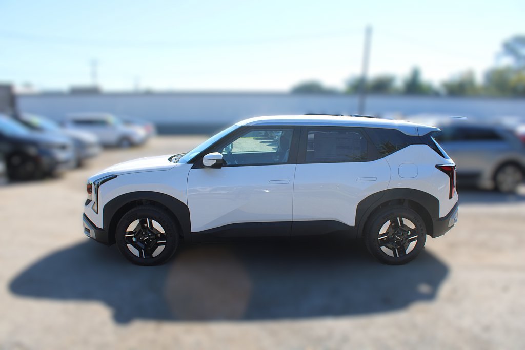 New 2027 Kia Seltos LX FWD image 13