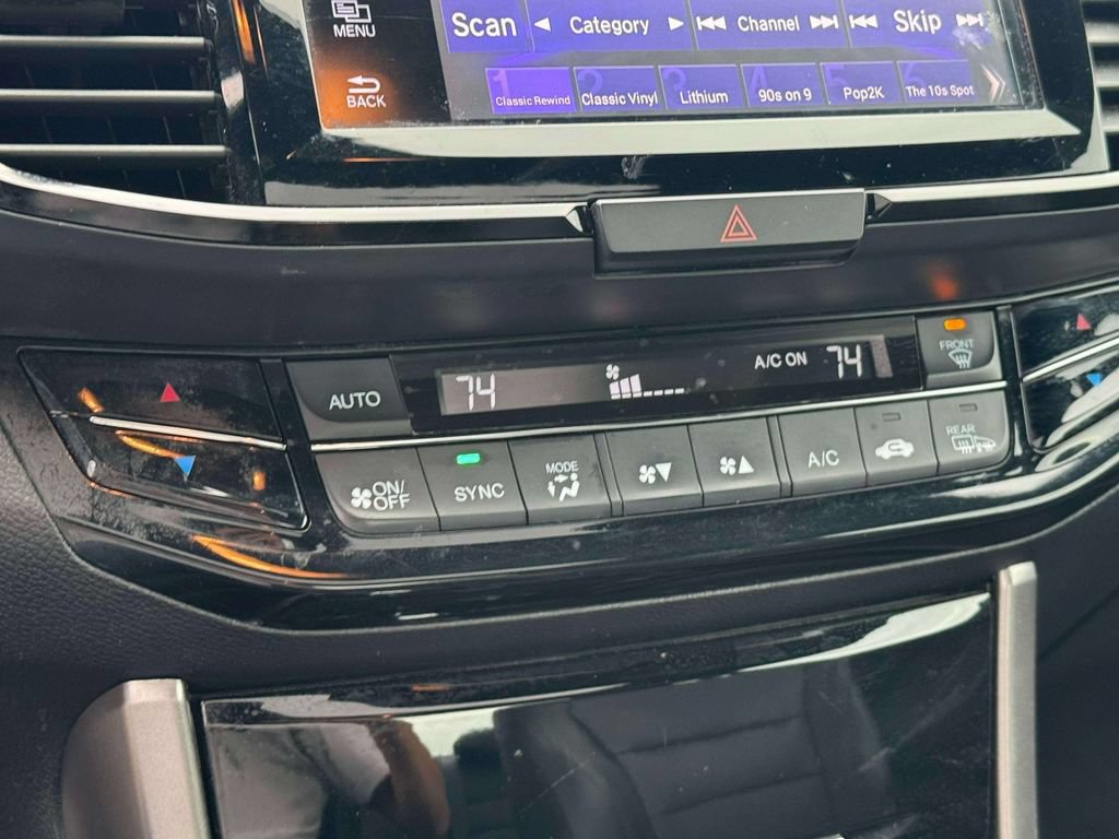 Used 2017 Honda Accord EX-L image 11