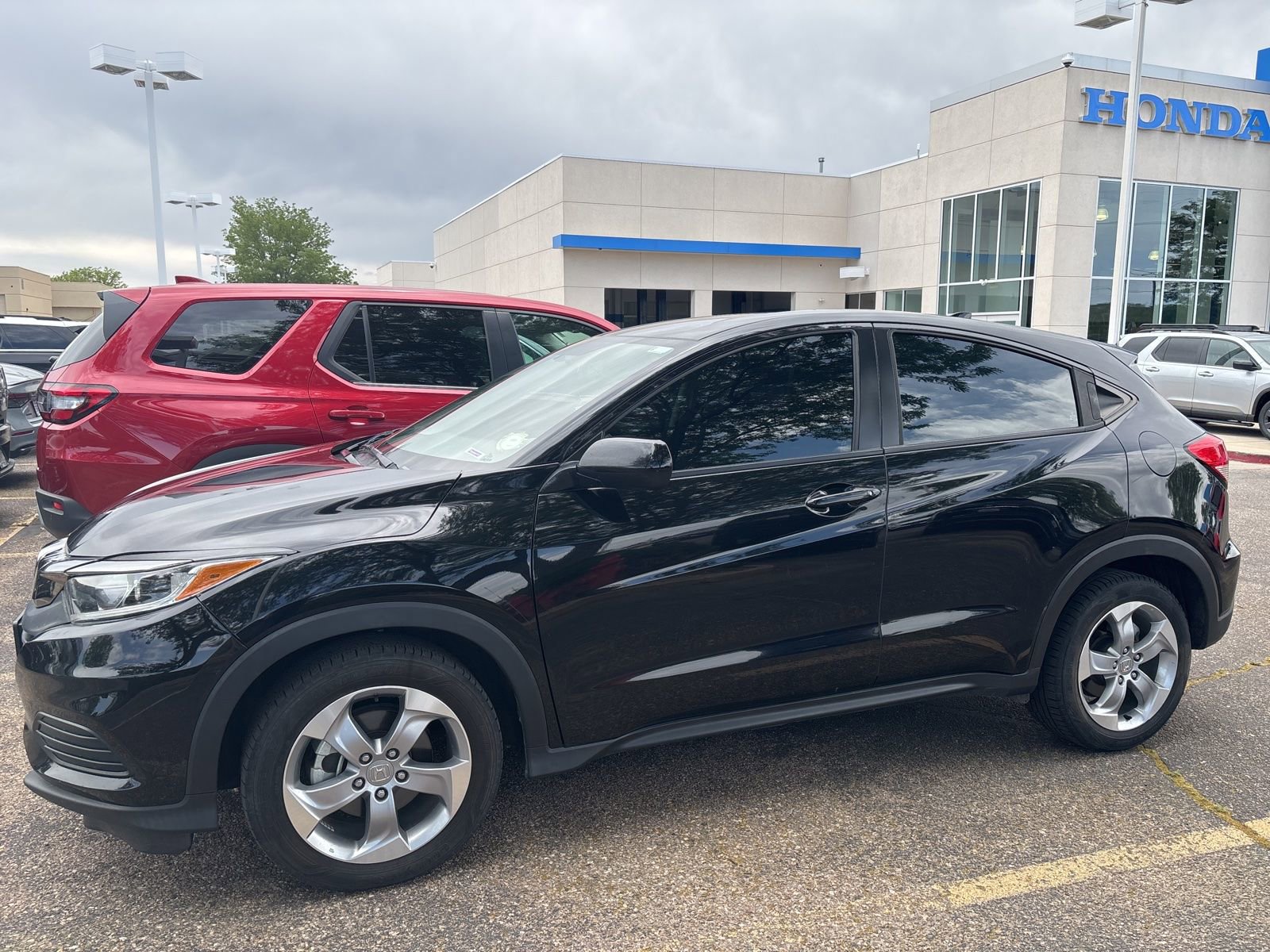 Used 2019 Honda HR-V LX image 1