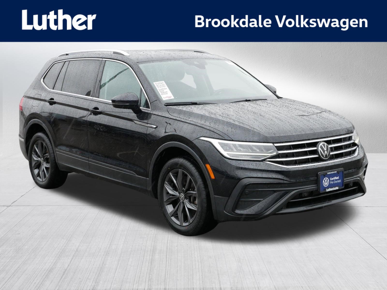 Certified 2022 Volkswagen Tiguan SE w/ Panoramic Sunroof Package image 1
