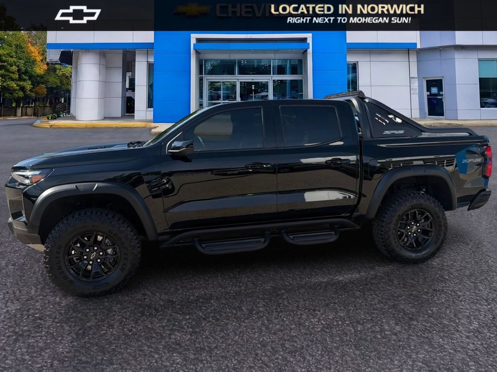 Certified 2025 Chevrolet Colorado ZR2 w/ Midnight Edition AWD/4WD image 8