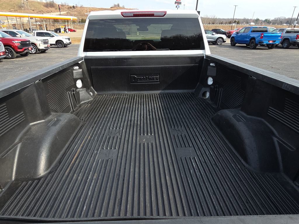 Used 2024 Chevrolet Silverado 3500 LT image 8