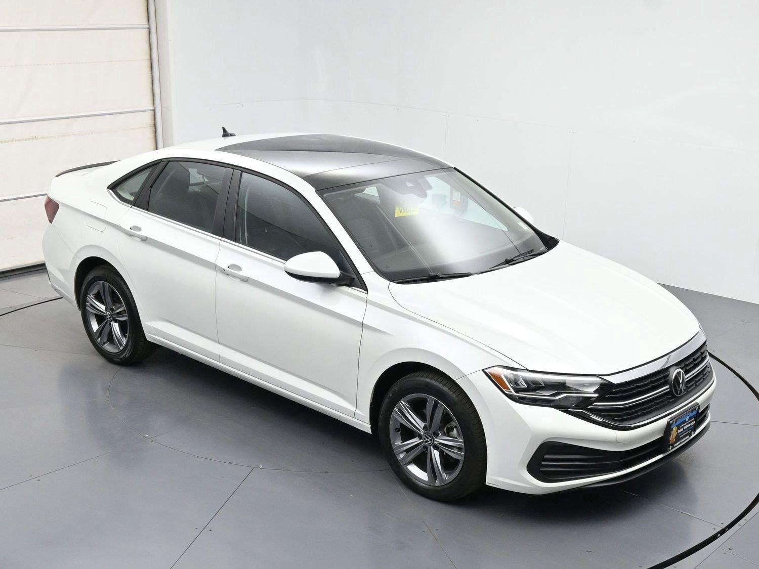 Used 2023 Volkswagen Jetta SE w/ Panoramic Sunroof Package FWD image 35