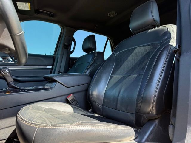 Used 2019 Ford Explorer Limited w/ Class III Trailer Tow Package FWD image 9