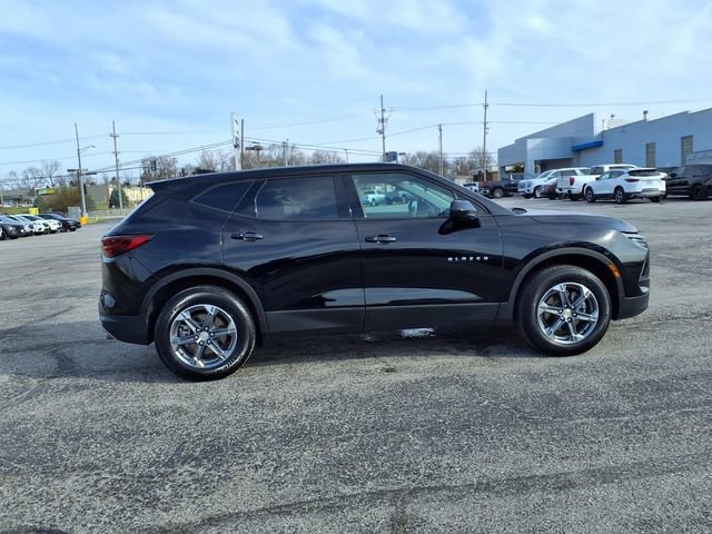 Used 2025 Chevrolet Blazer LT FWD image 15