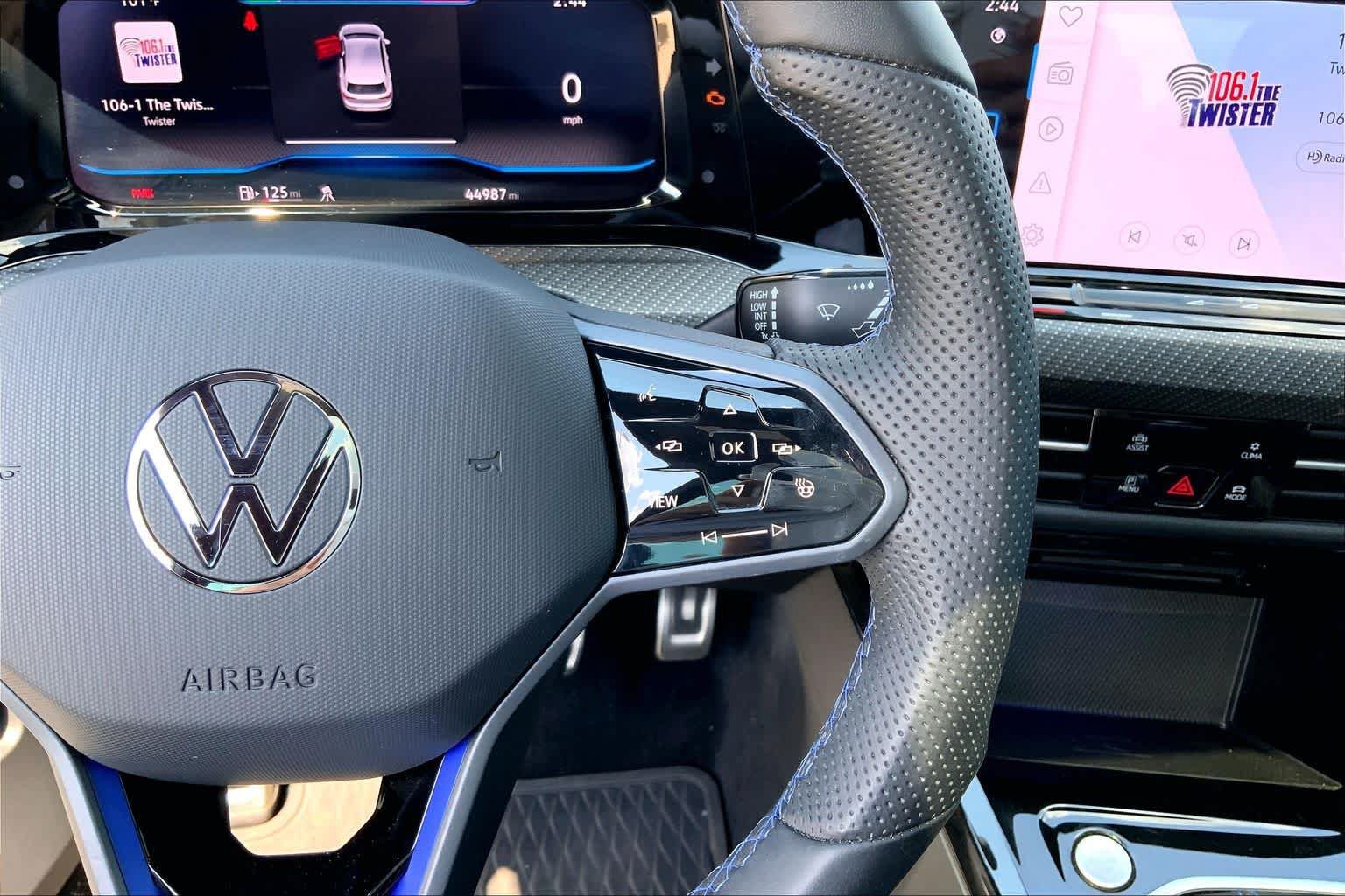 Used 2024 Volkswagen Golf R AWD/4WD image 22