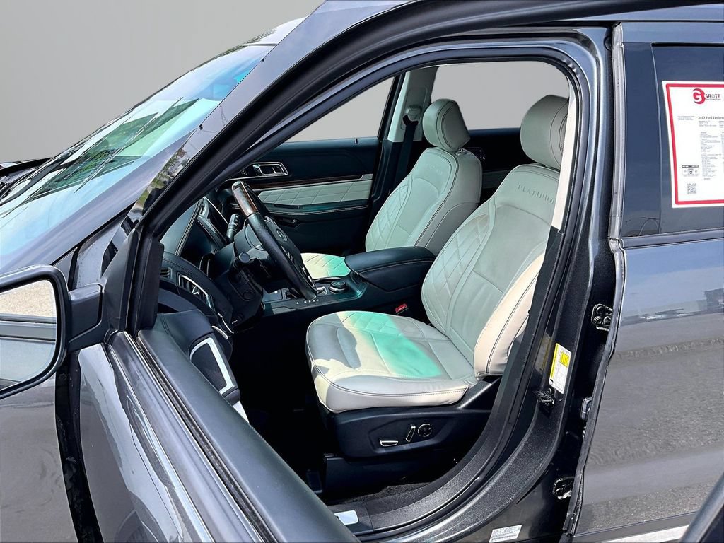 Used 2017 Ford Explorer Platinum AWD/4WD image 26