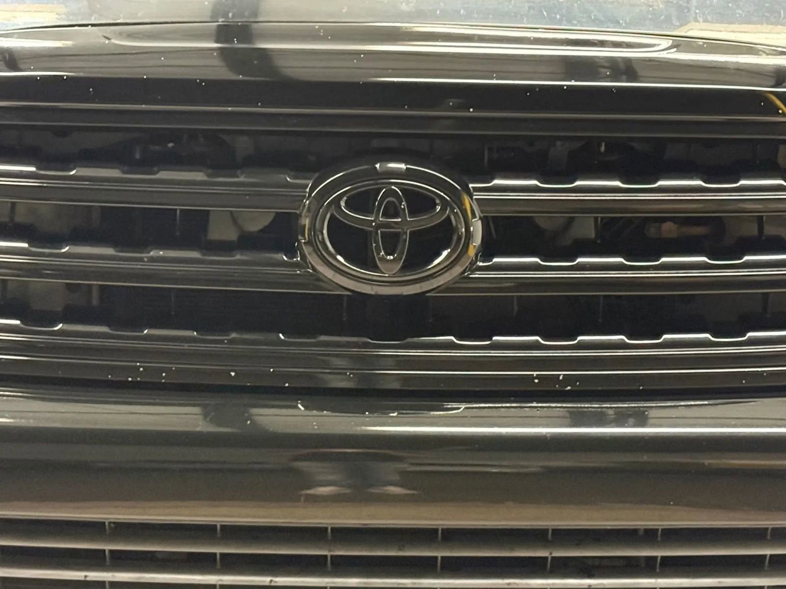 Used 2013 Toyota Sequoia SR5 image 5