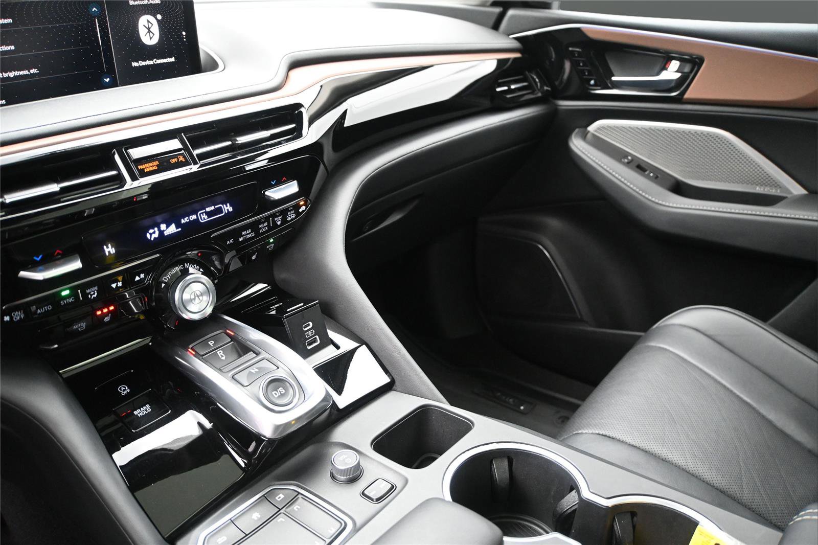 Certified 2022 Acura MDX SH-AWD w/ Technology Package image 4