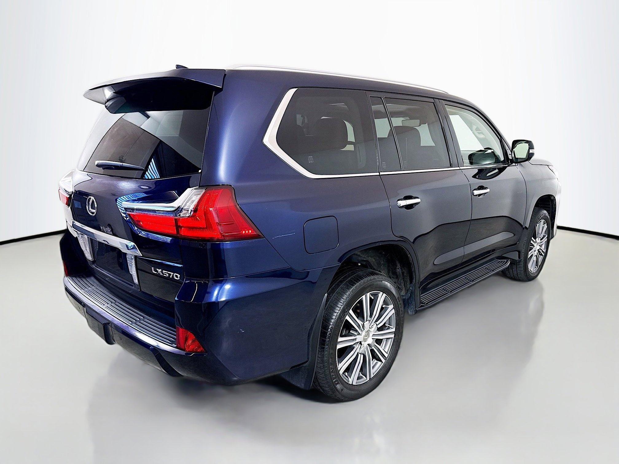 Used 2017 Lexus LX 570 4WD w/ Luxury Package image 7