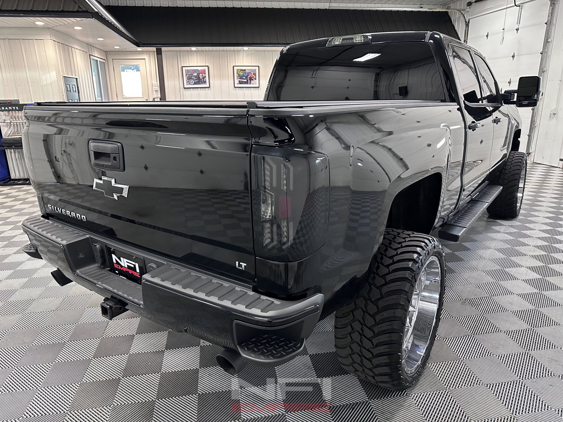 Used 2017 Chevrolet Silverado 1500 LT w/ All Star Edition AWD/4WD image 8