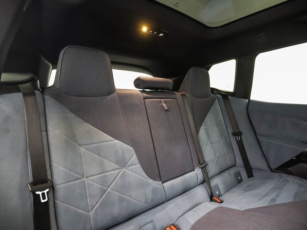 Used 2026 BMW iX xDrive45 image 28