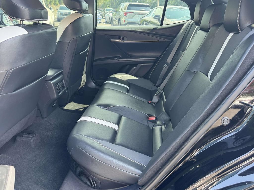 Used 2025 Toyota Camry SE FWD image 18