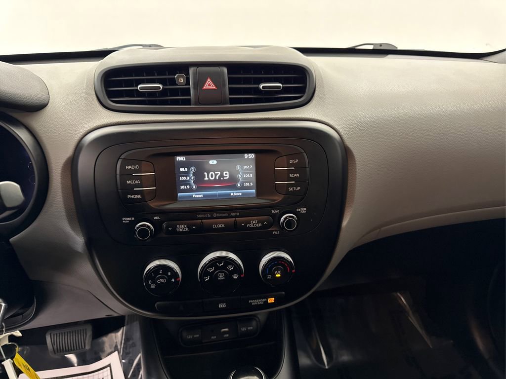Used 2016 Kia Soul + image 32