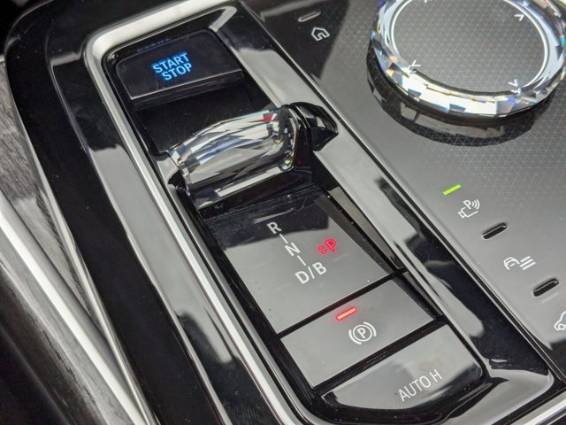 Used 2025 BMW i7 eDrive50 w/ Premium Package image 12