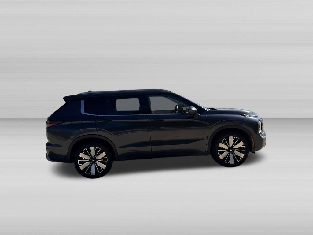 Used 2025 Mitsubishi Outlander SEL AWD/4WD image 4