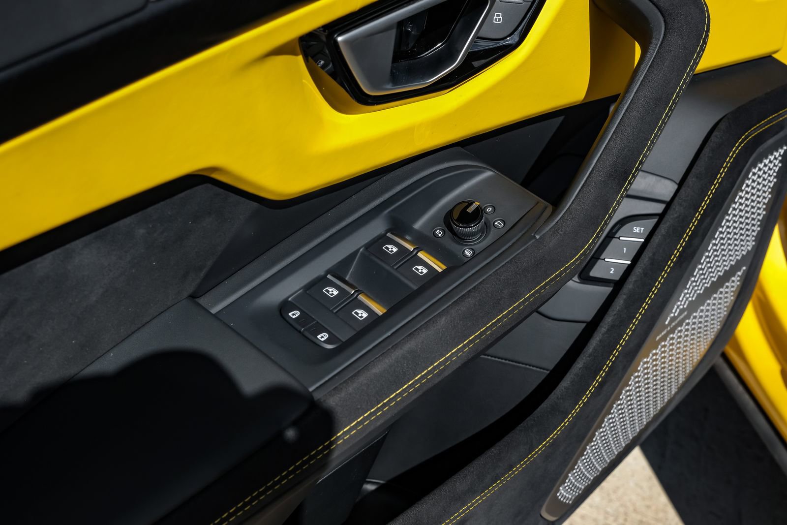 Used 2024 Lamborghini Urus S AWD/4WD image 42