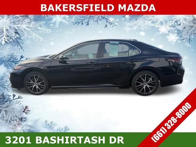 Used 2023 Toyota Camry SE image 2