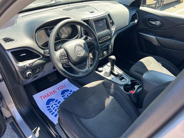 Used 2019 Jeep Cherokee Latitude w/ Popular Appearance Group AWD/4WD image 15