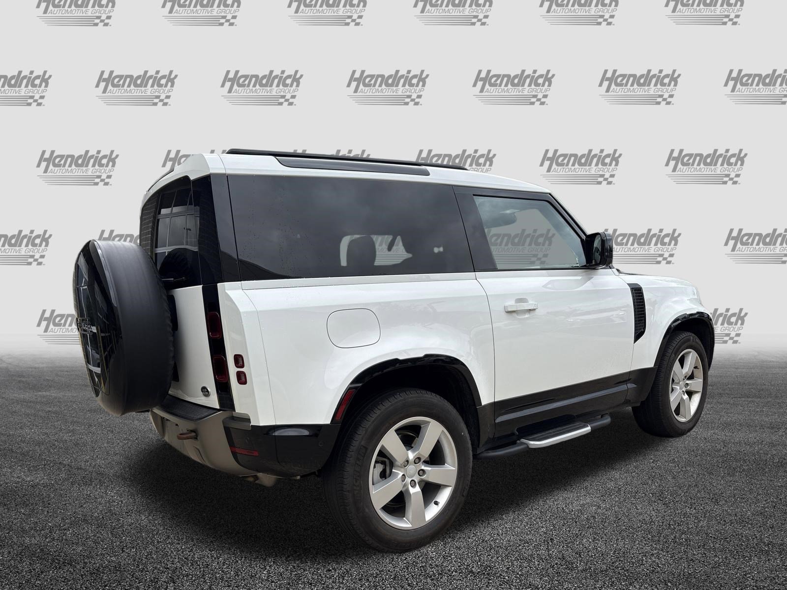 Used 2023 Land Rover Defender 90 X-Dynamic SE AWD/4WD image 10