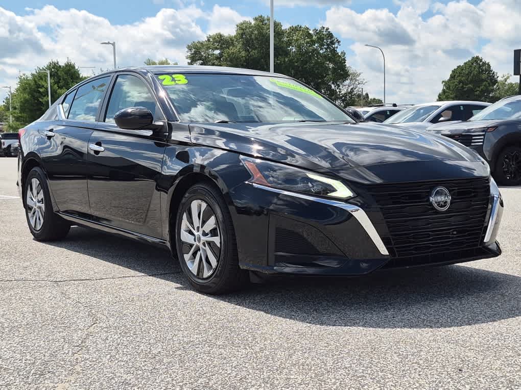 Used 2023 Nissan Altima 2.5 S FWD image 2