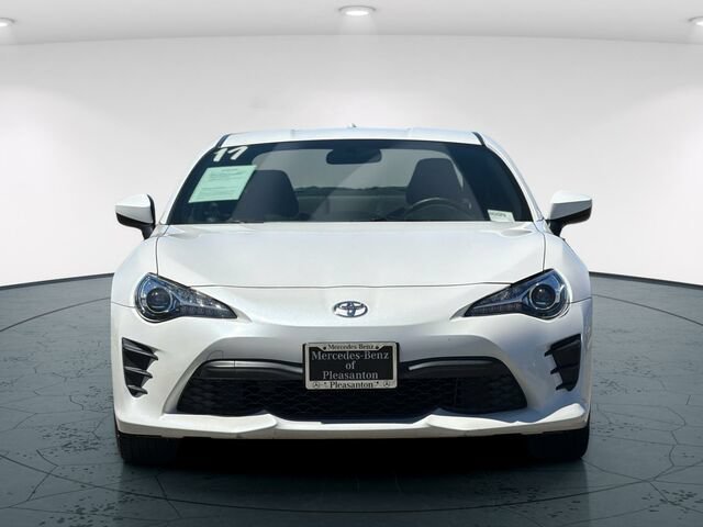 Used 2017 Toyota 86 RWD image 10