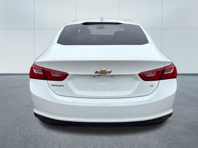 Used 2017 Chevrolet Malibu LT FWD image 3